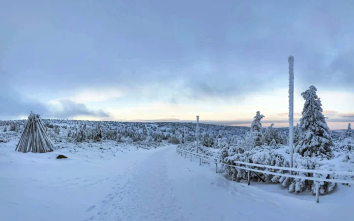 Prognoza meteo pe patru săptămâni: schimbări neașteptate și provocări pentru România