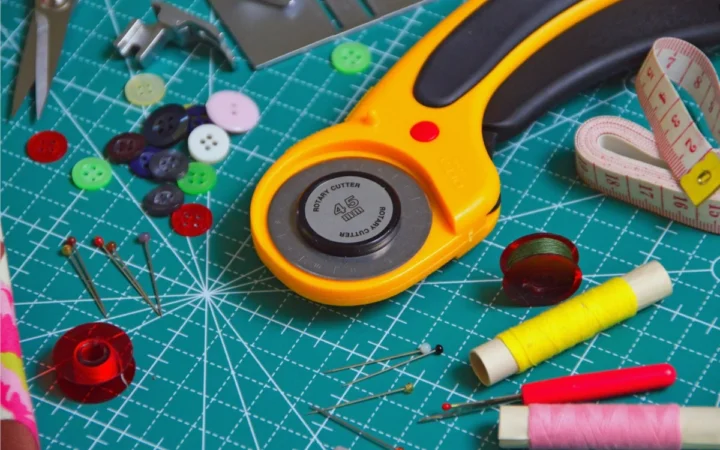Cum a cucerit TikTok-ul trendul „365 buttons” și de ce motto-ul „Nu datorez explicații nimănui” a devenit viral în 2026
