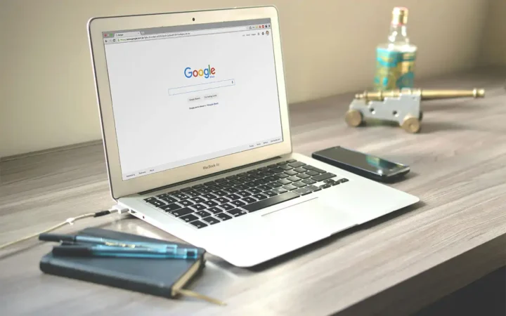 Din anonimat direct pe prima pagină: Strategii de design web pentru vizibilitate maximă în Google