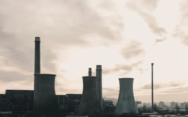 ANRE aprobă 850 MW de energie verde și 596 MW stocare: start pentru noi investiții masive în România