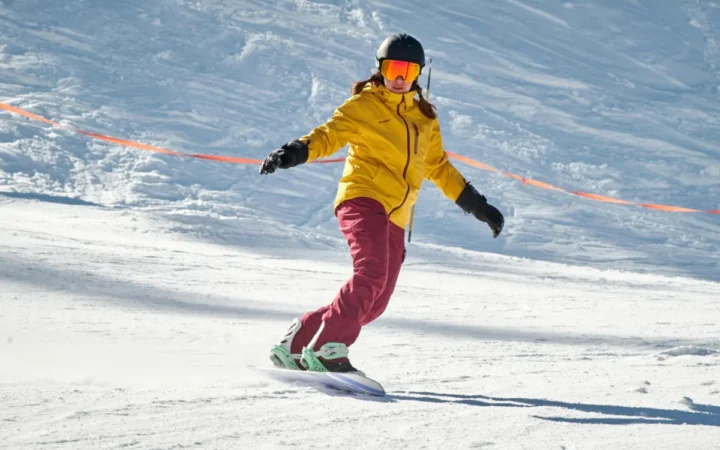 Su Yiming Uimește Lumea: Aur la Slopestyle și Recorduri Doborâte!