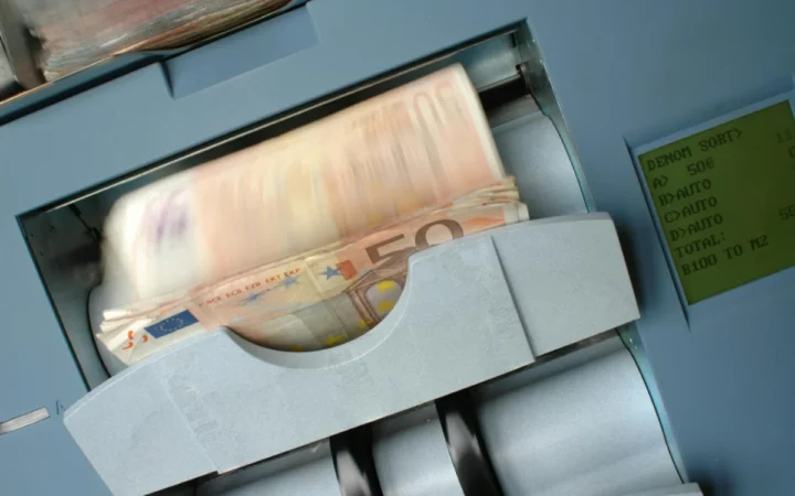 Șoc în sistemul bancar: Raiffeisen Bank amendată cu peste 2 milioane de euro pentru practici înșelătoare