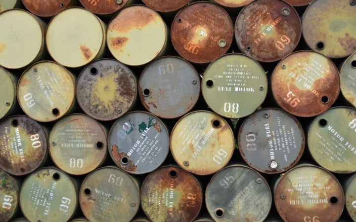 Șoc pe piața petrolului: prețurile explodează după tensiunile din Strâmtoarea Ormuz