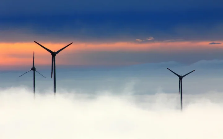 Comisia Europeană inițiază proceduri de infringement împotriva României și Austriei pentru întârzierea raportării climatice