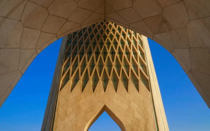 Rapoarte de Intelligence: Regimul Iranian Rămâne Stabil și Nu Este Amenințat de Prăbușire