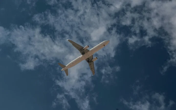 Lufthansa lovește din plin: 20.000 de zboruri tăiate și rute anulate din cauza crizei de combustibil!