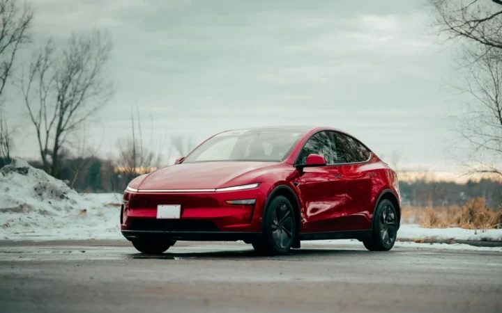 Xiaomi intră pe piața auto premium din Europa, provocând direct Tesla și Porsche
