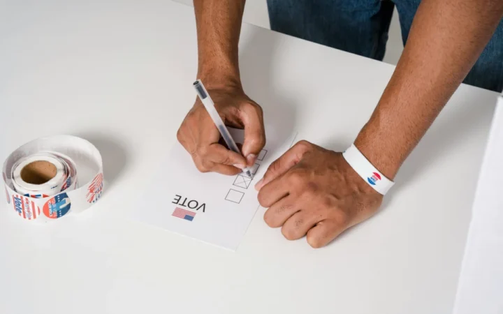 Cutremur politic în Bulgaria: Alegeri surpriză și promisiunea de a eradica corupția