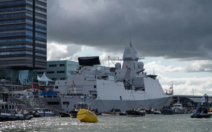 Cutremur la Vârful Marinei SUA: Demisia Surpriză a Secretarului John Phelan