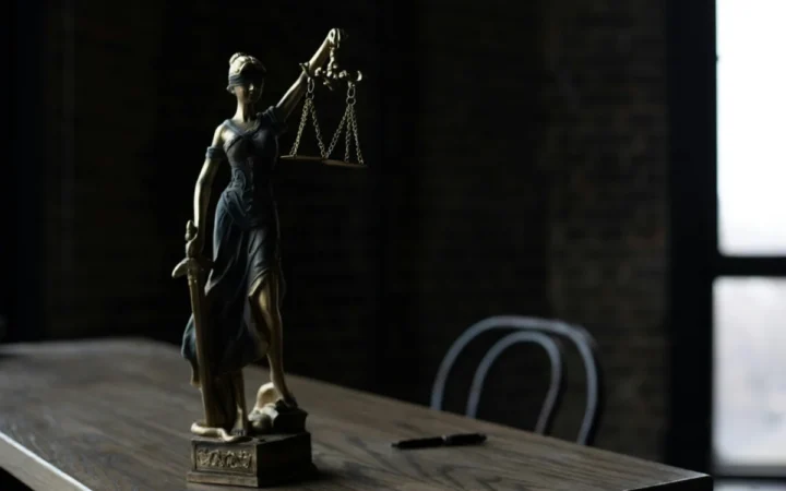 Premierul Bolojan Neagă Orice Conflict de Interese în Contractul SAFE, În Ciuda Legăturii cu Fostul Deputat PNL