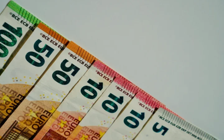 Bulgaria riscă procedura de deficit excesiv la scurt timp după aderarea la zona euro: UE ia în vizor bugetul Sofiei