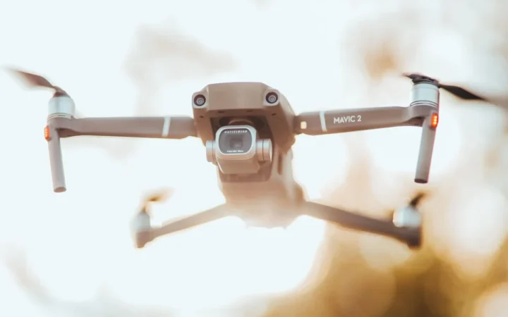 Dronele Marinei Britanice, suspectate de scurgere de date către China prin camere fabricate cu tehnologie chineză