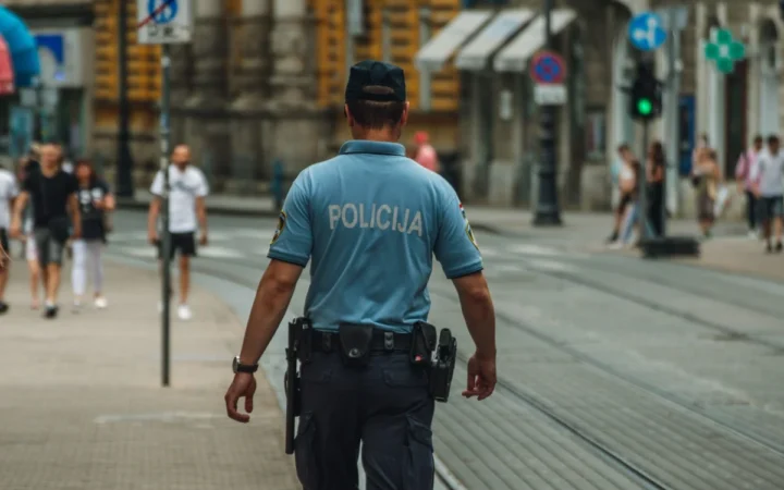 Tragedie la o intervenție de poliție în Punjab: O fetiță de 10 ani ucisă într-un schimb de focuri