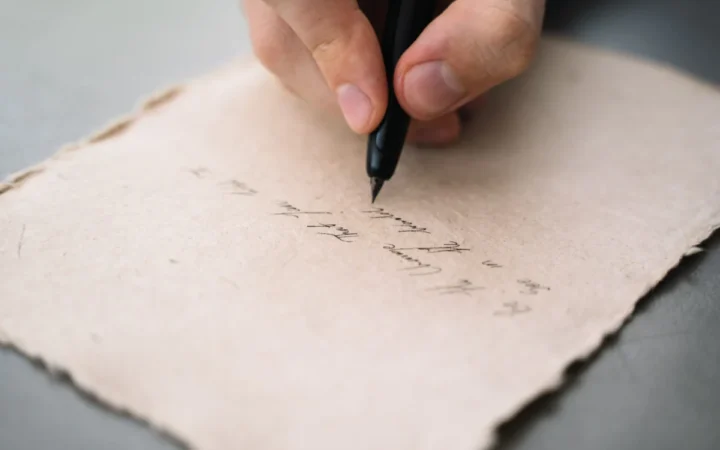 Ce Spune Despre Tine Modul în Care Scrii Cifra 2? Descoperă Analiza Grafologică