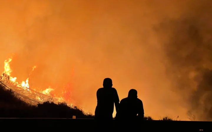 Valurile de căldură provoacă anxietate climatică: Impactul fenomenelor extreme asupra sănătății mintale