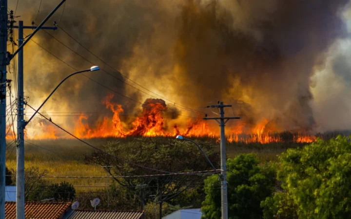 Incendiile uriașe din Gironde, Franța: Vegetația arsă acoperă o suprafață de patru ori mai mare decât Parisul