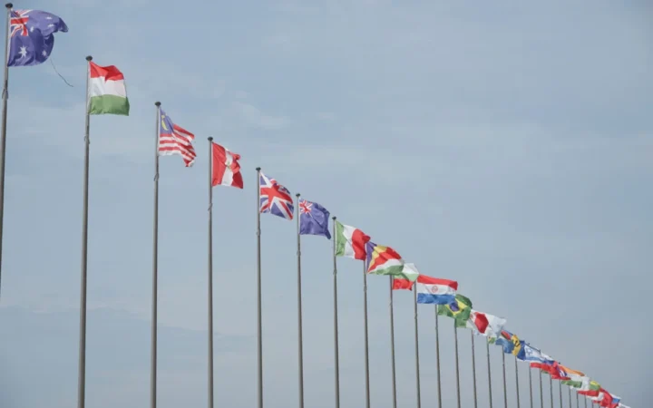 Rusia acuză NATO de militarizare accelerată în Europa și avertizează asupra riscului unui conflict direct