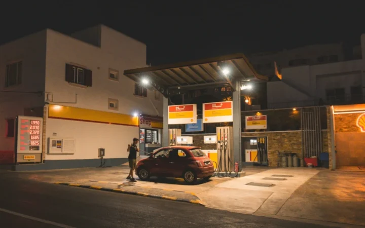 Carburanții s-au scumpit cu 13,7% în UE în iunie 2026; România, printre țările cu cele mai mari creșteri