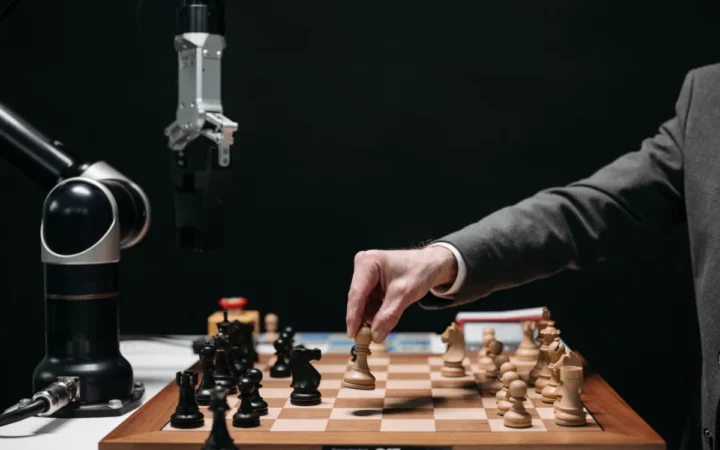 Kimi K3, noul model al Moonshot AI, devansează DeepSeek V4 Pro și concurează cu cele mai puternice inteligențe artificiale americane