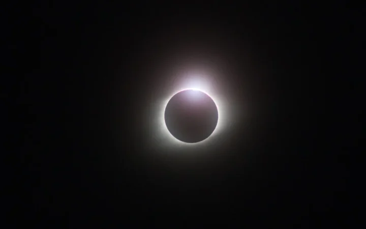 Eclipsa de Soare din 12 august testează rețeaua electrică a Europei și aduce stimulente pentru britanici