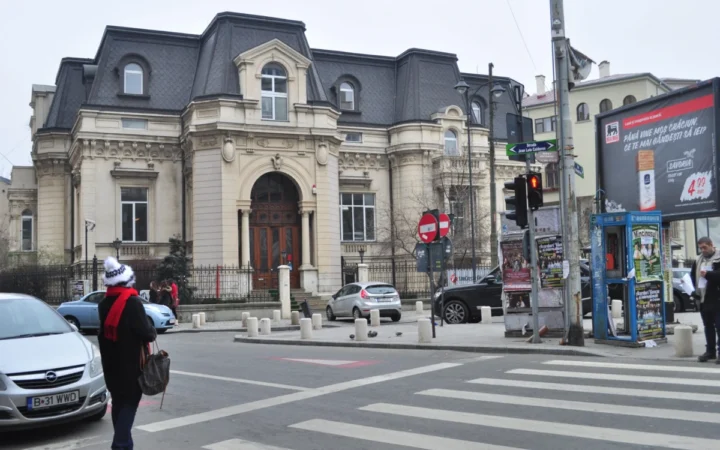 Băncile din România accelerează digitalizarea serviciilor pentru a răspunde cererii clienților